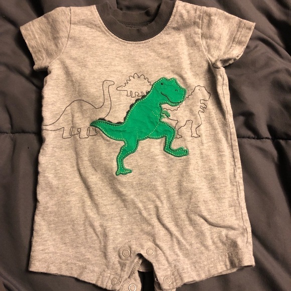 Carter's Other - 🤑4/$10🤑 One-Piece Dinosaur Outfit